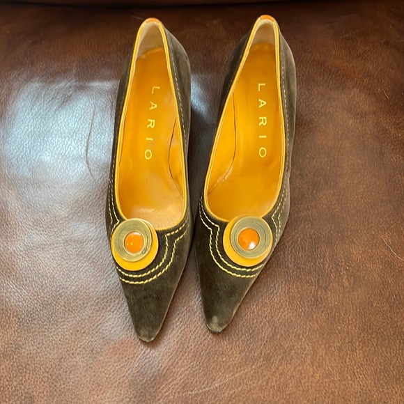 LARIO Shoes - Lario suede high heels. Forest green with orange accents.